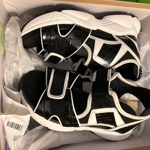 MICHAEL Michael Kors Shoes - Michael Kors Harvey Sandals